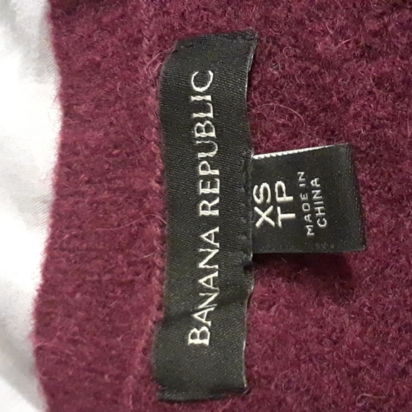 Size XS Banana Republic Maroon Burgundy V Neck Sweater Merino Wool Alpaca - Picture 14 of 15